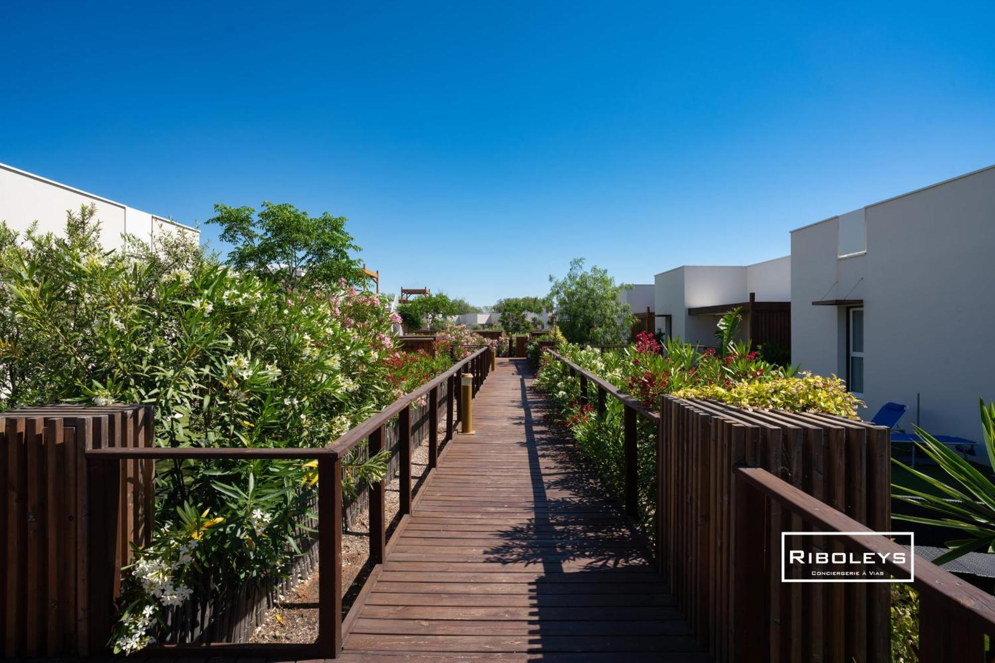 Villa T3 Climatisee En Residence Avec Piscine Vias Zewnętrze zdjęcie