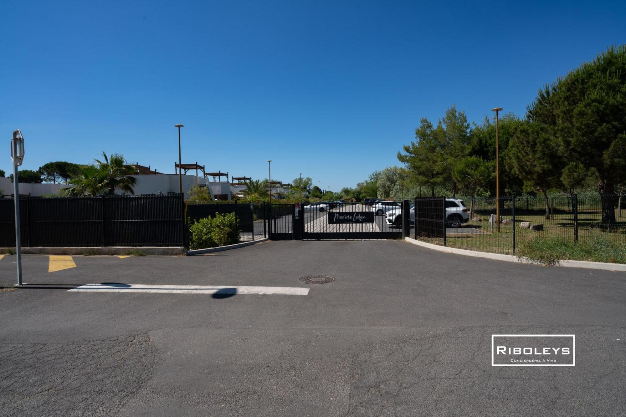 Villa T3 Climatisee En Residence Avec Piscine Vias Zewnętrze zdjęcie